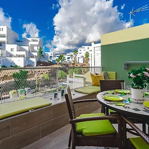 Orlando. Amazing Location. Completely Renovated! Apartamento Costa Adeje (Tenerife)